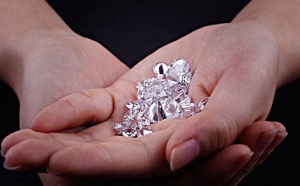 钻石为什么值钱，买来可以升值吗