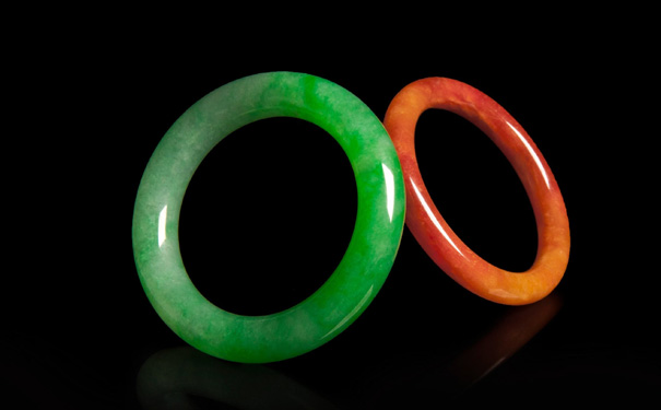 翡翠多少钱，大批量的购买翡翠好吗