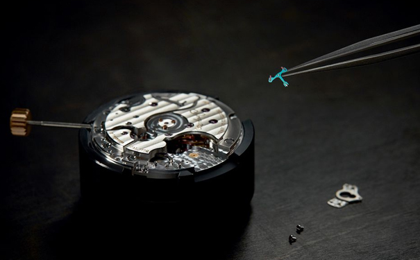 敬宝玑的经典蓝钢指针