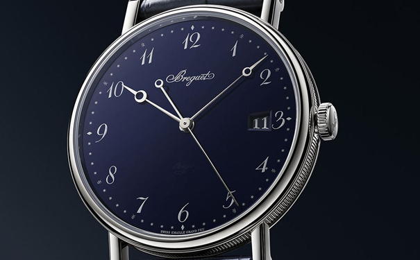 蓝色珐琅表盘腕表