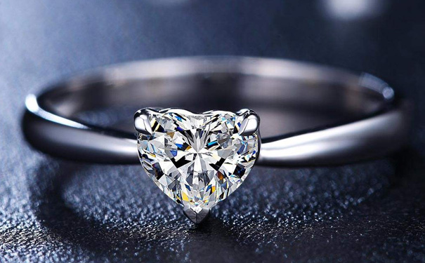 心形钻戒