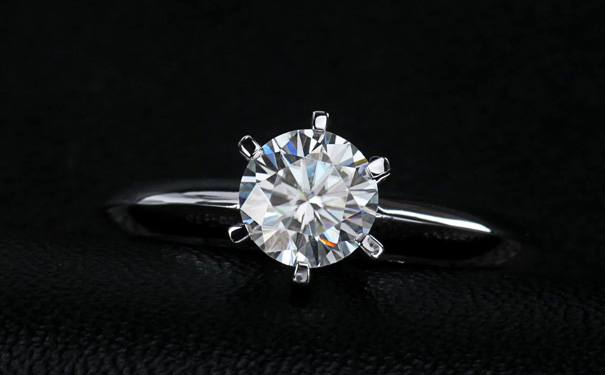 天然莫桑石的价格高不高，值得买吗