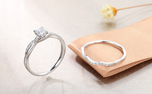 钻石戒指换购注意事项