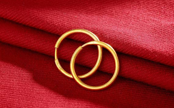 纯金小耳钉 纯金小耳钉