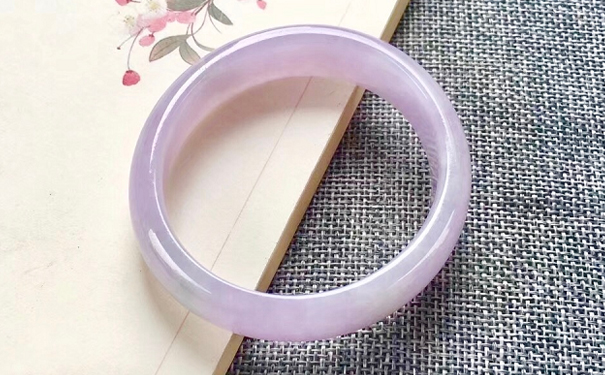 翡翠手镯价钱在什么价位比较合适