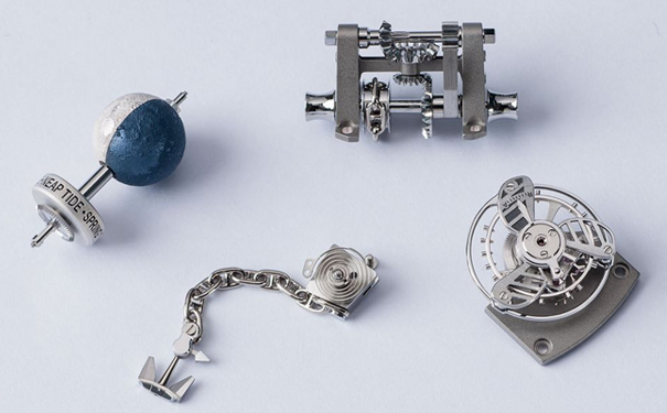 灵感来自老式轮船上的机舱通讯台