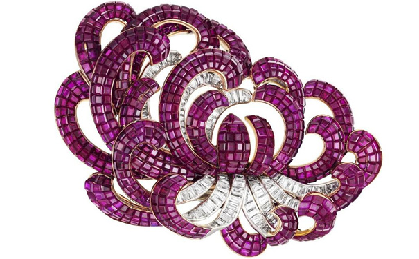 梵克雅宝胸针展