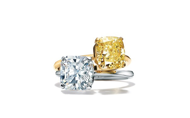 五千的钻石戒指