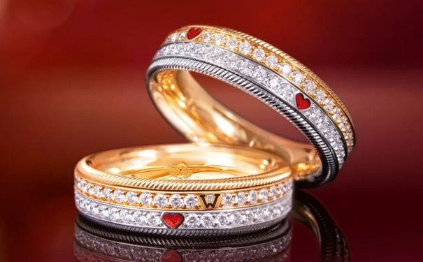 华洛芙全新旋转戒指，展现心有灵犀的魅力