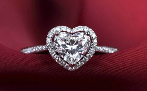 心形钻戒