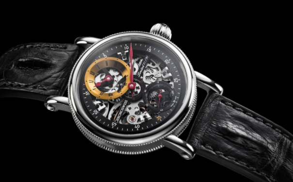 搭配鳄鱼皮表带。官价8700瑞郎。