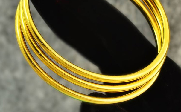 2019年买硬金手镯好不好