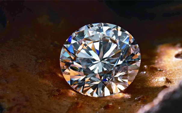 宝石和钻石哪个贵