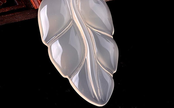 2019年买冰种玉髓吊坠这种错误不能犯