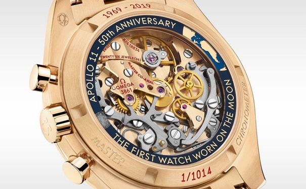 盒盖上印有月球「静海」(Sea of Tranquillity)图案 盒盖上印有月球「静海」(Sea of Tranquillity)图案