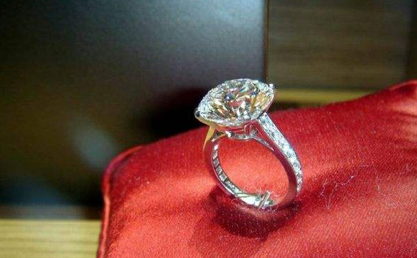 为什么二手钻石不值钱