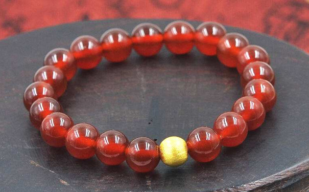 黄金配什么珠子好看