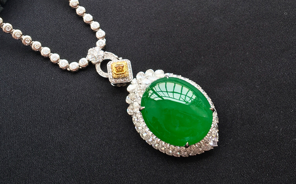 为什么说翡翠是国人的奢侈品