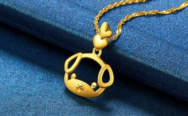 佩戴黄金生肖吊坠要注意什么 佩戴黄金生肖吊坠要注意什么