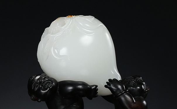 和田玉与翡翠哪个好