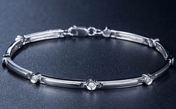 2019年3000元可以买到钻石手链吗