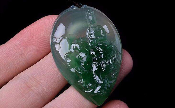 染色翡翠可以买吗，有购买价值吗