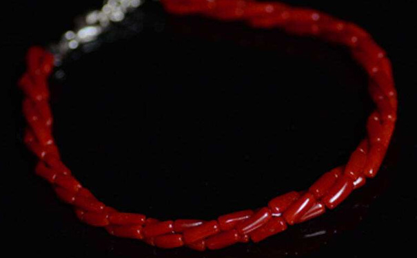 佩戴红珊瑚手链要注意什么