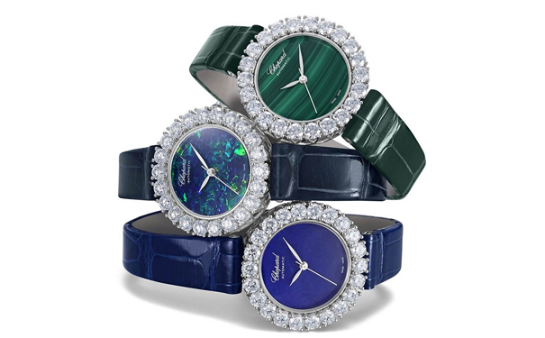 这3枚腕表分别搭配蓝灰、深蓝和墨绿色鳄鱼皮表带