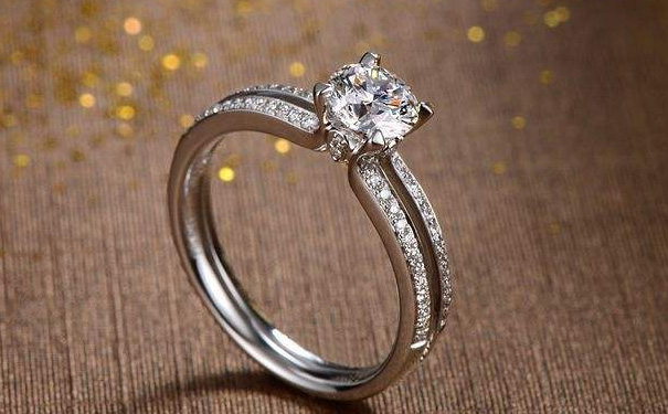 消费者如何衡量钻石镶嵌工艺的好坏