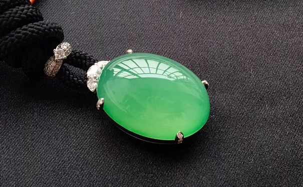 吊坠翡翠损坏了该如何修复呢？