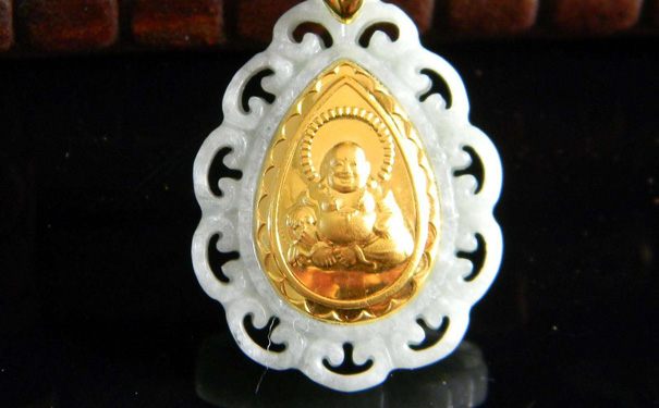 和田玉+黄金吊坠