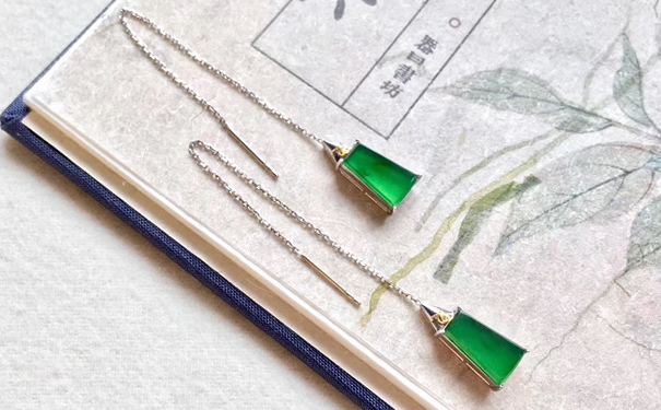 翡翠耳线独特的美