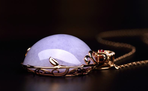 紫翡翠首饰的价格高不高