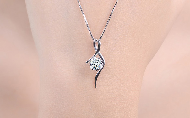 18k白金钻石锁骨链