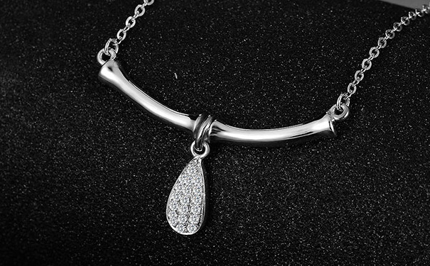 水滴钻石项链