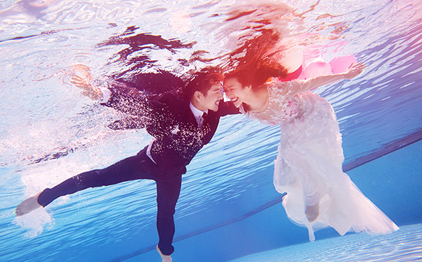 水下婚纱照