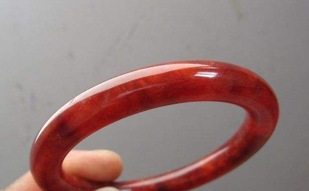 红翡翠手镯