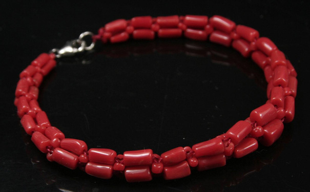 红珊瑚手链适合哪些人佩戴