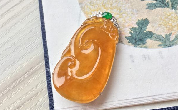 解读：冰种黄翡翠