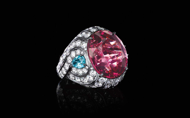 尖晶石有收藏价值吗，现在是亏还是赚