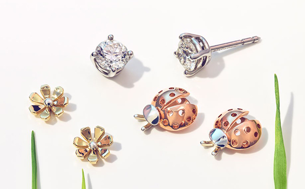 Love Bugs 耳钉，by Tiffany & Co.  采用黄金、白金和玫瑰金制作