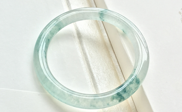 划玻璃检验翡翠真假可行吗