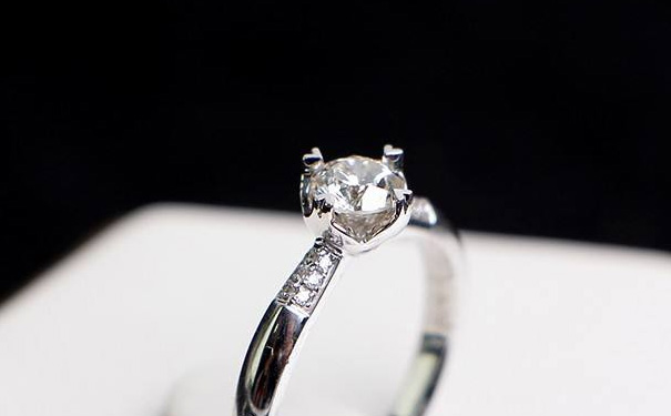 20分钻戒有购买价值吗，现在买合适吗