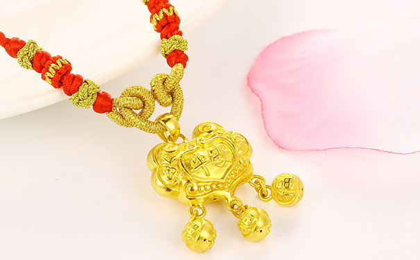 送新生儿金锁的含义