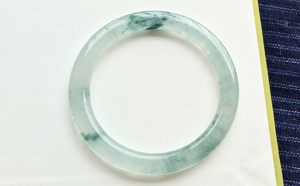 为什么翡翠手镯价格那么高？