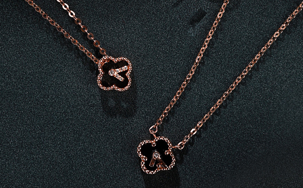 两千买了个玫瑰金项链，贵不贵