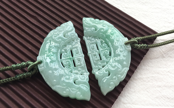 翡翠项链适合年轻人戴吗 翡翠项链适合年轻人戴吗