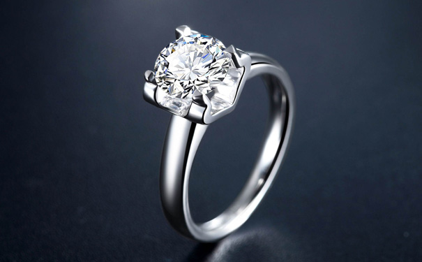 钻石戒指