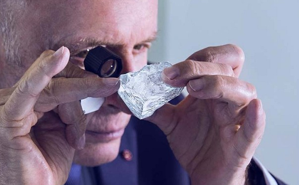 1109ct的钻石原石