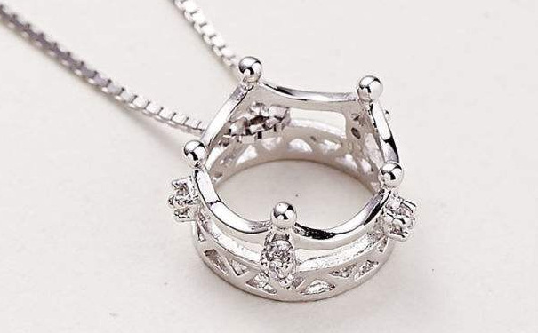 2019年买纯银吊坠要多少钱